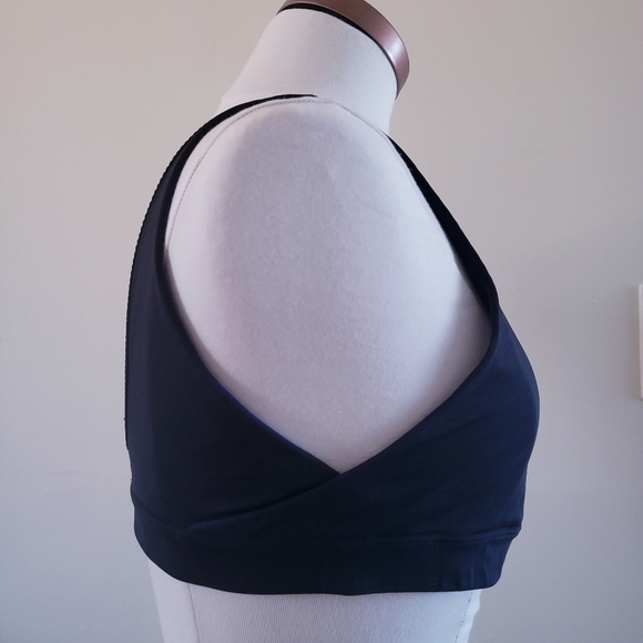 Lululemon Align Reversible Bra *Light Support, A/B Cup - Black/Blue - 10 - Picture 8 of 12